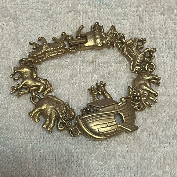 Jewelry - Vintage Noah's Ark Animal Bracelet